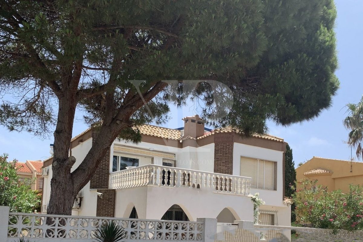 Detached Villa in La Manga (Murcia) - Resale