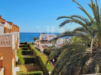 3 bedroom Duplex penthouse with sea views on the beach front in Jávea